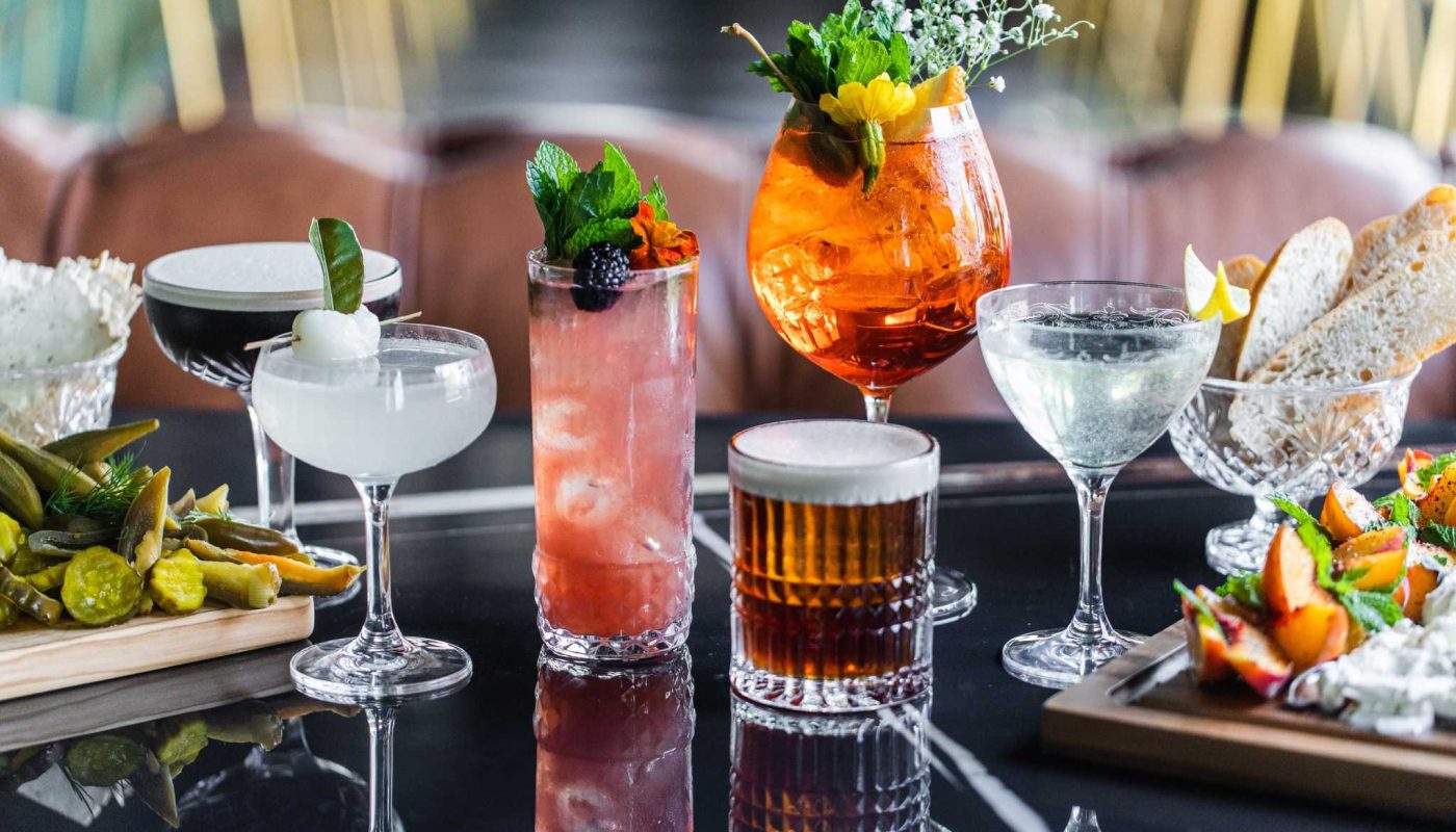 How to Choose the Perfect Cocktail Bar Near Me for Date Night